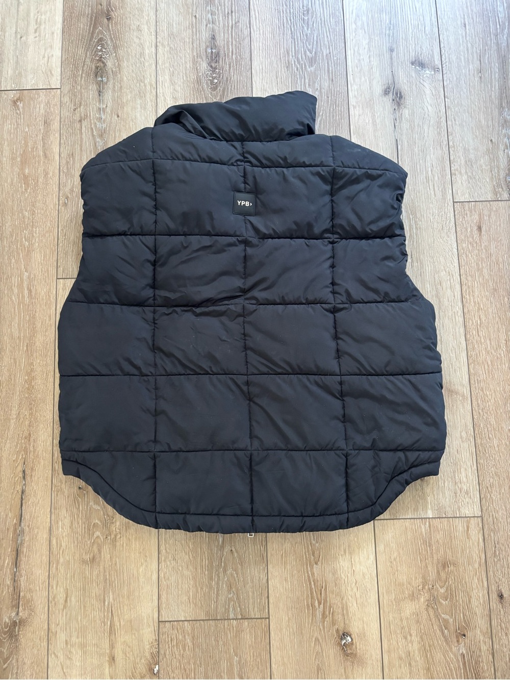 Abercrombie & Fitch YPB On-The-Go Puffer Vest size large - Picture 3 of 3